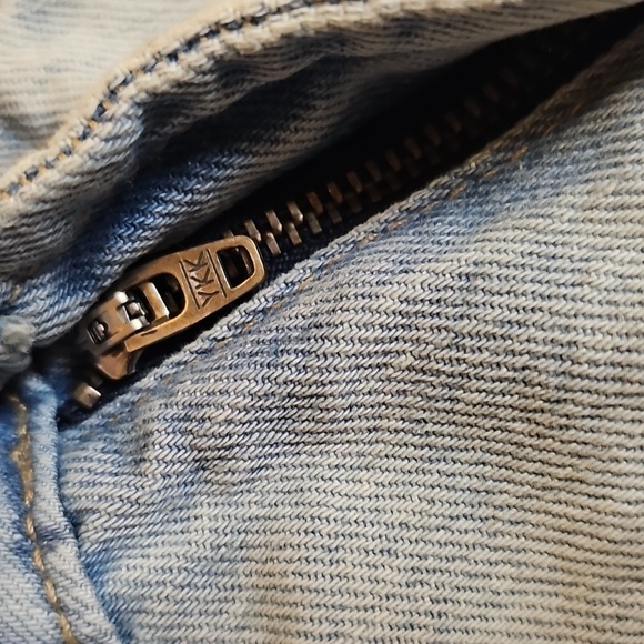 Wild Fable Light Blue Distressed Mid Rise Jean Shorts Size 4 - Picture 9 of 12